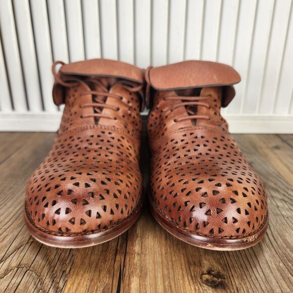 Patricia Nash Sabrina Womens Size 7 Brown Perforated Genuine Leather Ankle Boots - Picture 2 of 9